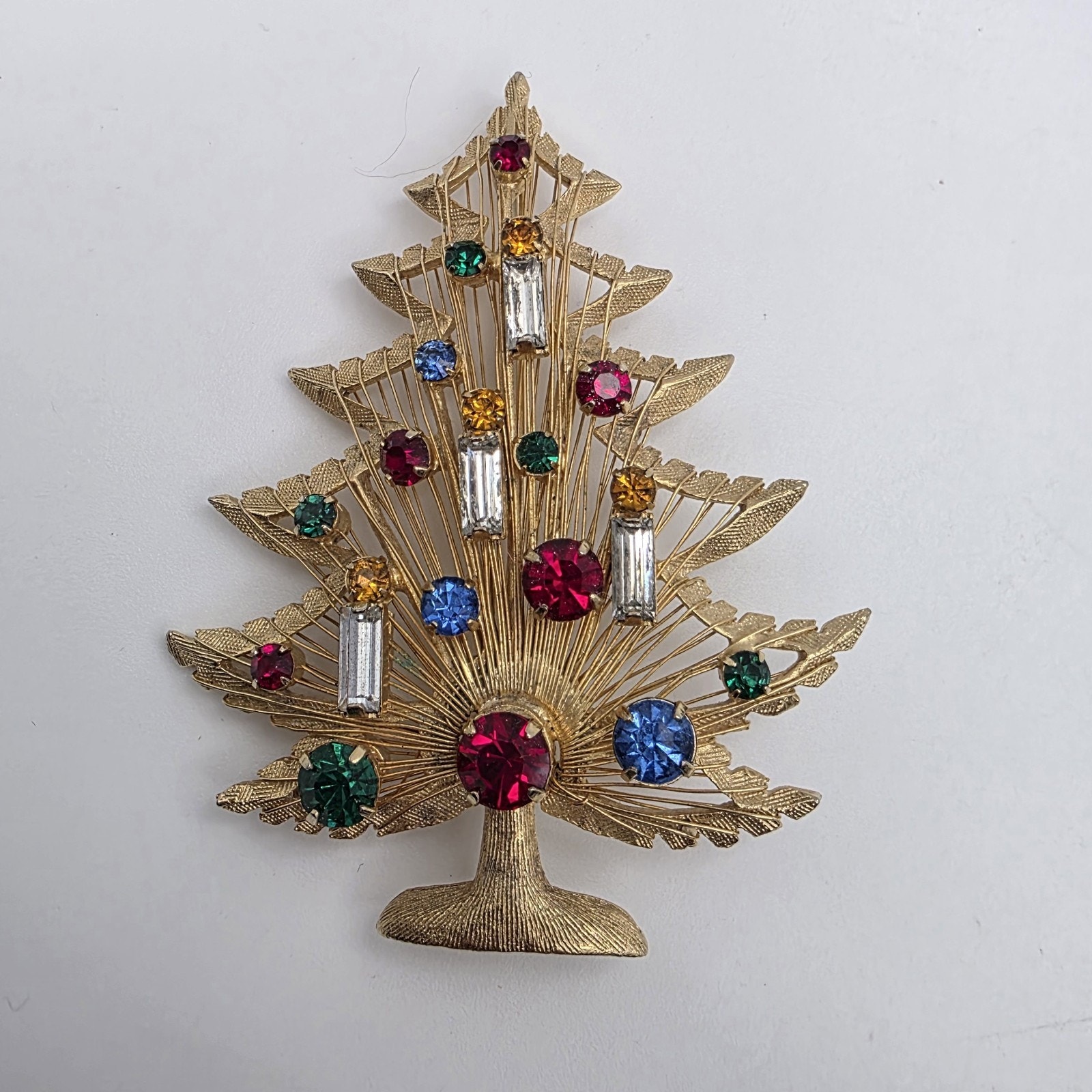 Vintage Brooks Christmas Tree Brooch Multicolor Rhinestones Baguettes Gold Tone